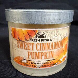 RETIRED-Bath & Body Works Fall Favorite Sweet Cinnamon Pumpkin Mini Candle-NWT